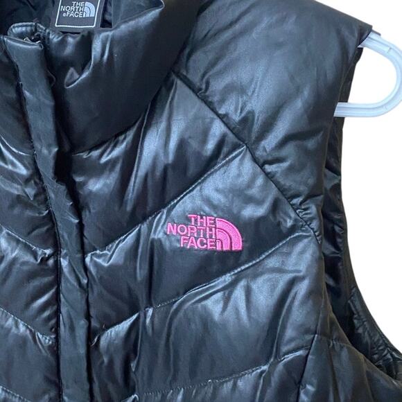 The North Face Women's Vest Black Size M Breast Cancer Awareness Puffer Cozy - Picture 10 of 13